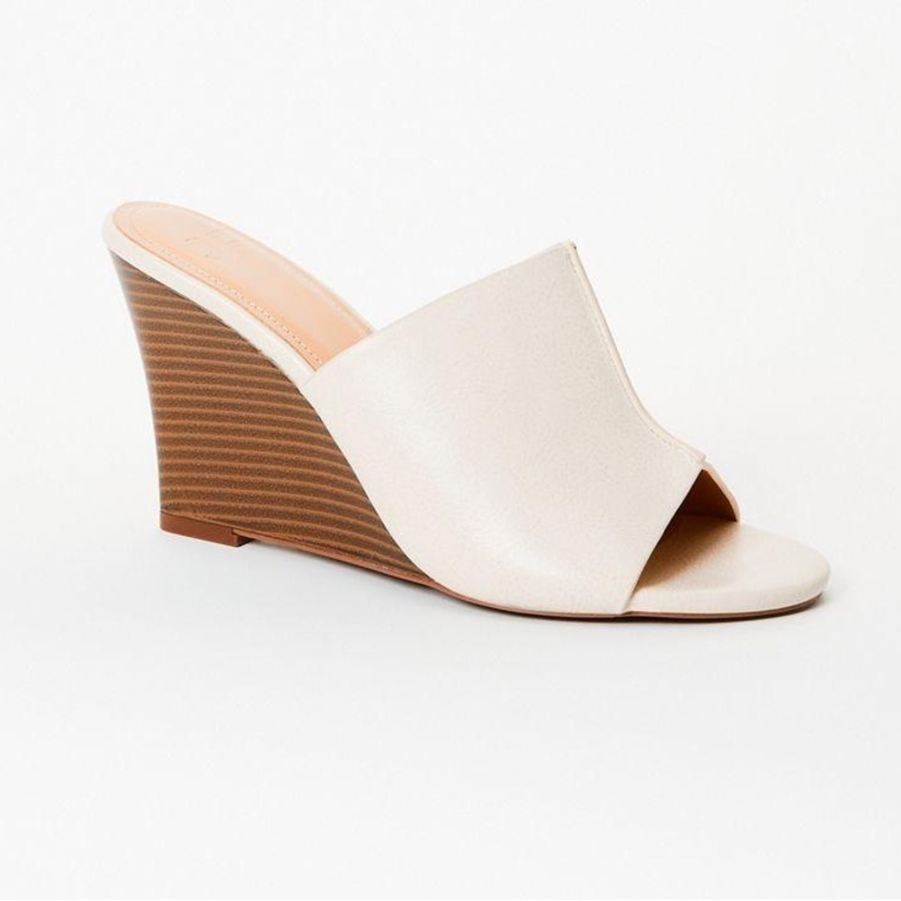 NWT JustFab Elegant Cream Wedge Sandals - Picture 3 of 8